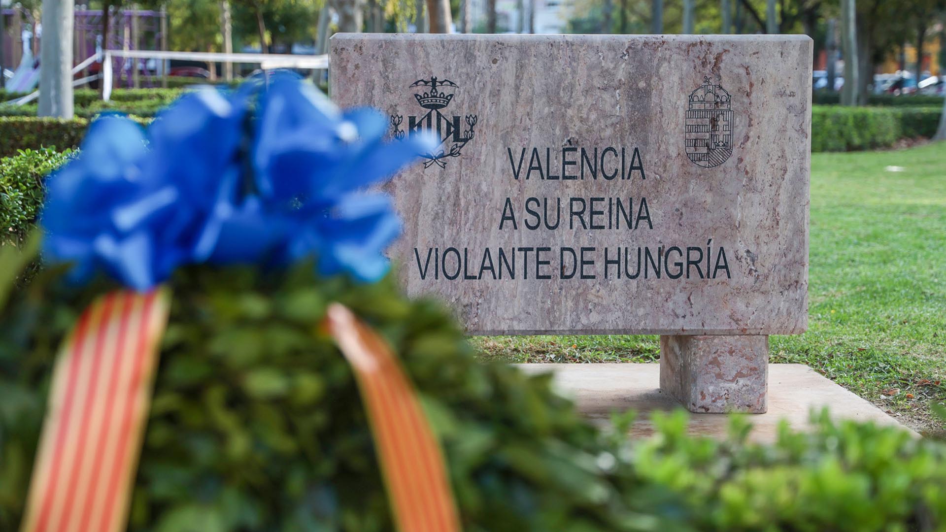 Valencia rinde homenaje a la reina Na Violante de Hungría en vísperas del Nuevo de Octubre