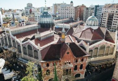 licitación la redacción del proyecto de obras de reparación de la cubierta del Mercado Central