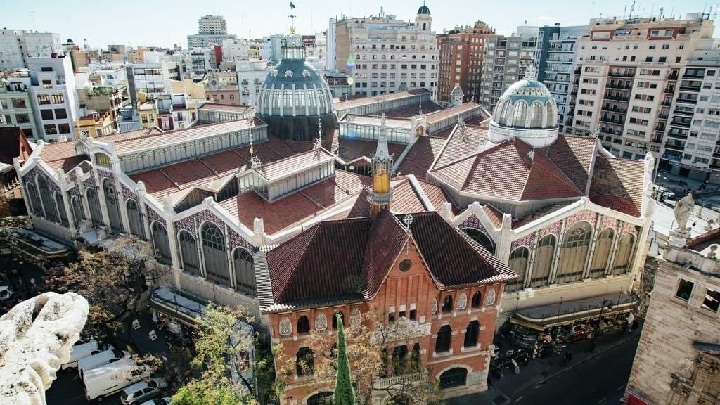 licitación la redacción del proyecto de obras de reparación de la cubierta del Mercado Central