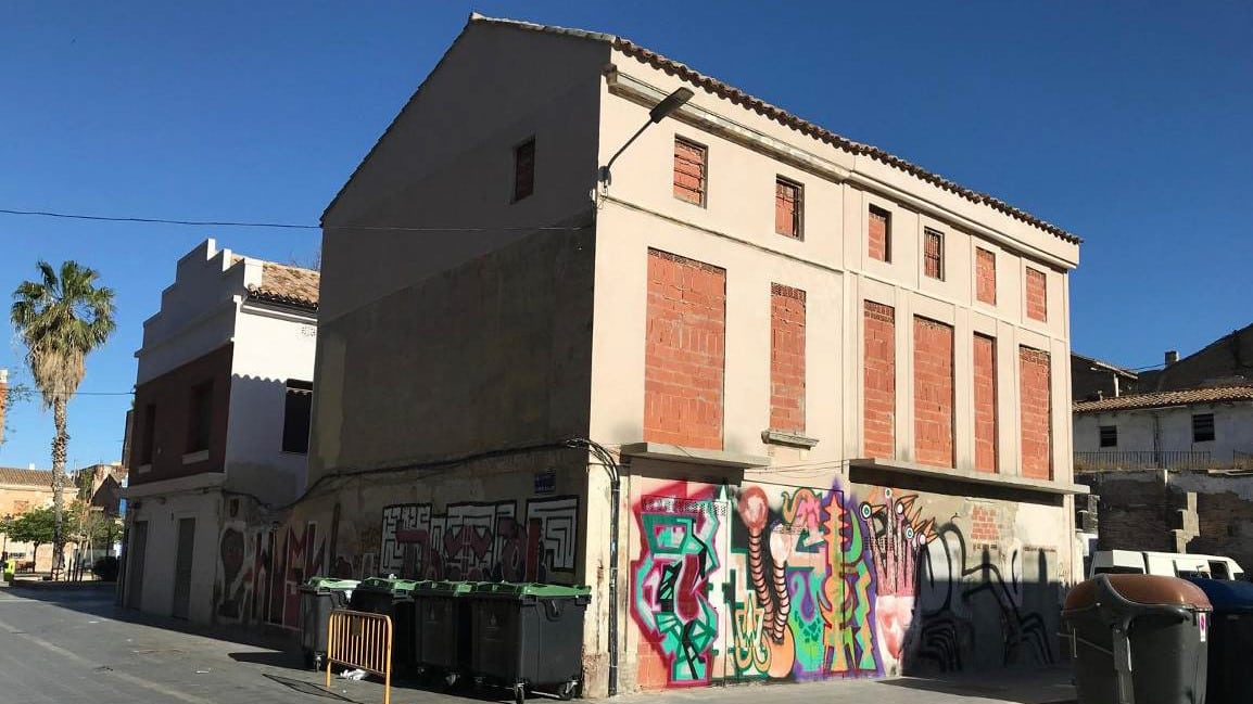 rehabilitación de tres inmuebles en el barrio del Cabanyal