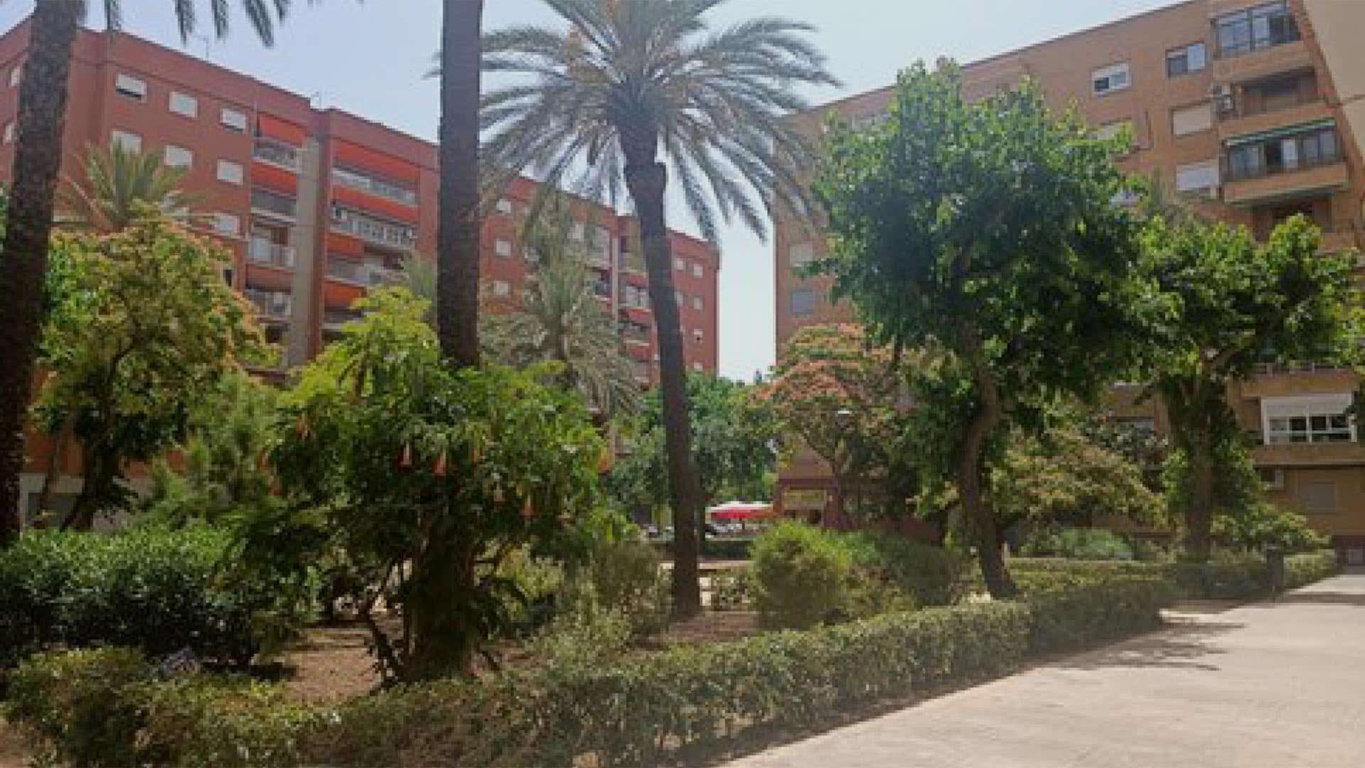 remodelación de los jardines de la plaza del Cronista Francesc Momblanch
